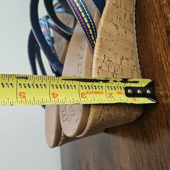 Skechers Tan Sandals - Picture 10 of 11